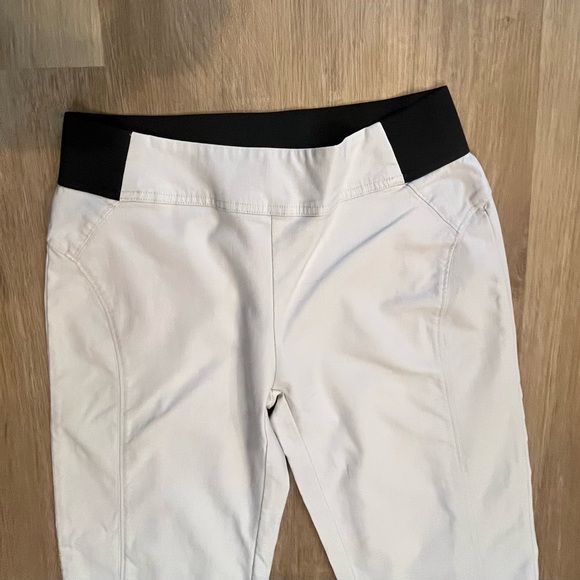 Simply Vera Vera Wang Women’s XS Stretch Crop Pants White/Ivory Black Waistband - Picture 2 of 11